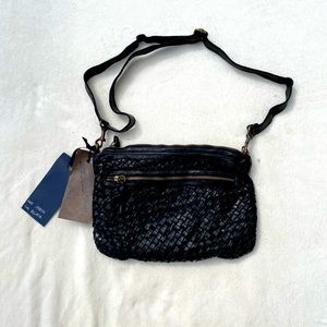 NWT Italian leather handbag Beautiful